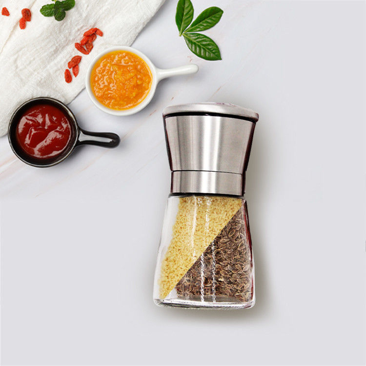 Top Quality 2Oz 4Oz Condiments Pepper ShakerRound 4Oz Spice Glass Jar With Metal Lid